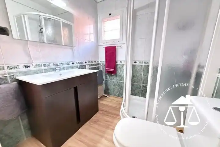 Bany de Casa o xalet en venda en Sant Boi de Llobregat amb Aire condicionat, Calefacció i Jardí privat