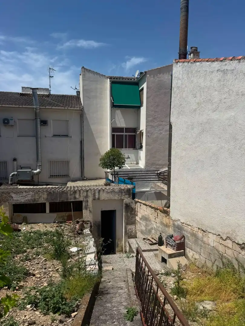 Vista exterior de Residencial en venta en Montefrío