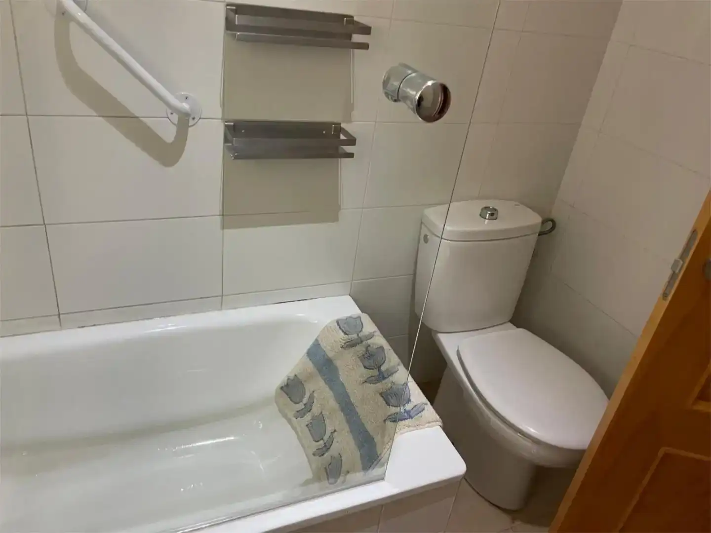 Baño de Piso en venta en Alanís con Aire acondicionado, Amueblado y Balcón