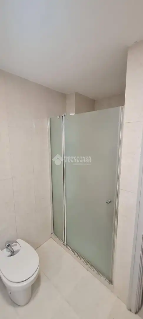 Bany de Pis de lloguer en Murcia amb Aire condicionat, Terrassa i Traster