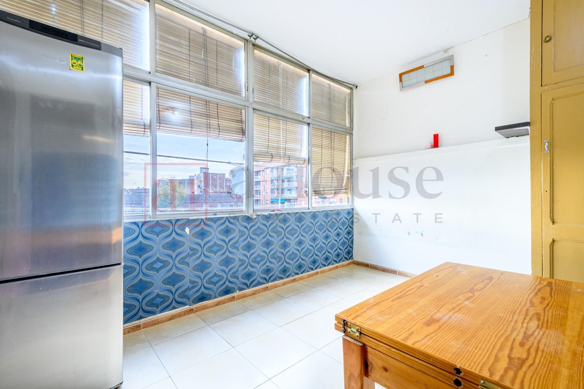 Flat for sale in  Barcelona Capital  with Heating