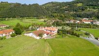 Vista exterior de Casa o xalet en venda en Zumaia amb Aire condicionat, Calefacció i Jardí privat