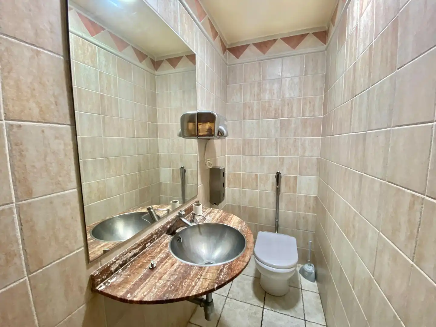 Baño de Local de alquiler en Cambrils con Aire acondicionado, Calefacción y Terraza