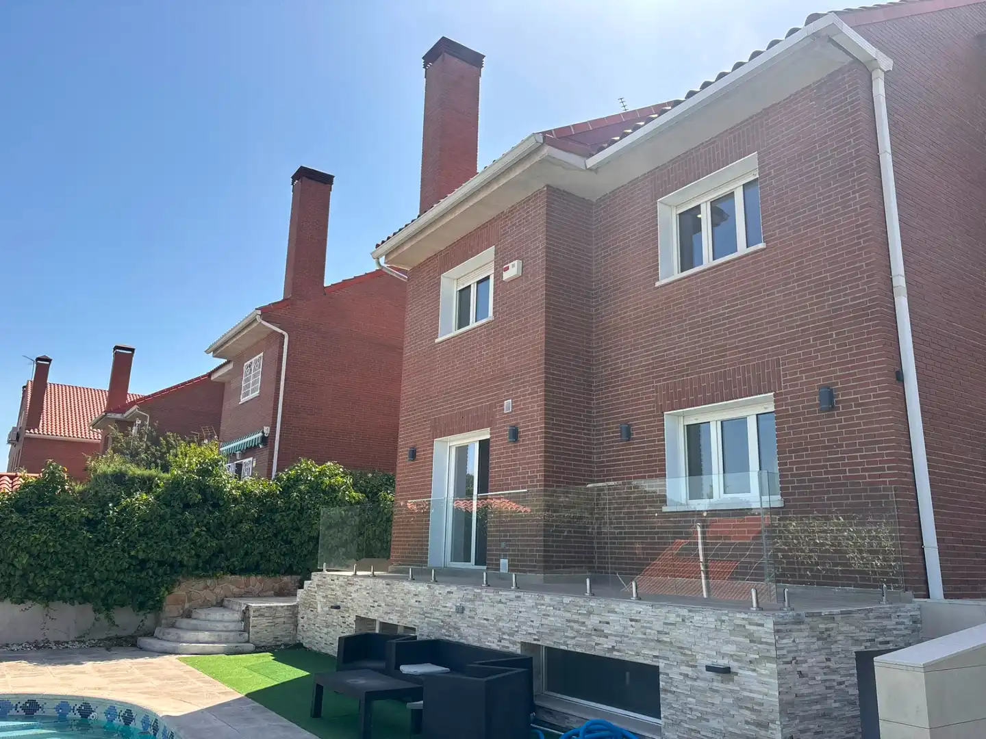 Vista exterior de Casa o chalet en venta en Rivas-Vaciamadrid con Aire acondicionado, Calefacción y Jardín privado