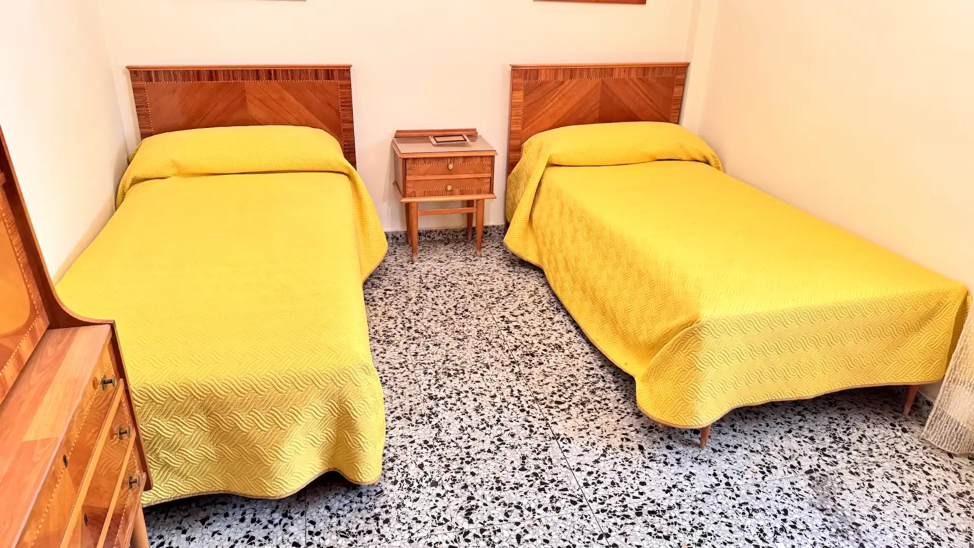 Bedroom of Flat for sale in Valencia