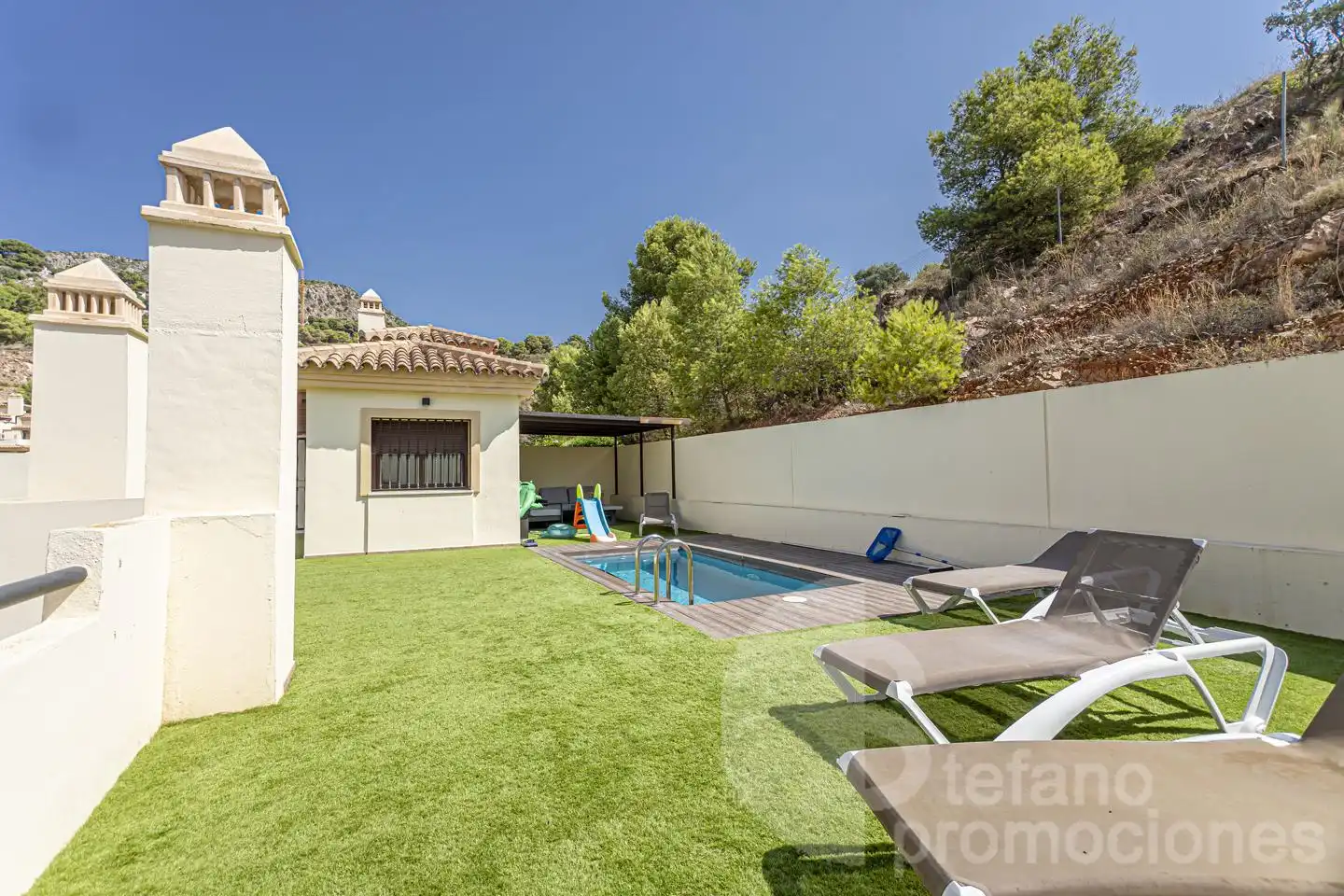Jardí de Casa adosada en venda en Málaga amb Aire condicionat, Jardí privat i Terrassa