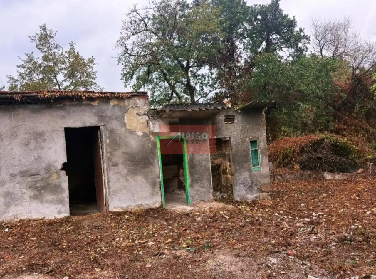 Casa o xalet en venda en Ourense Capital  amb Jardí privat