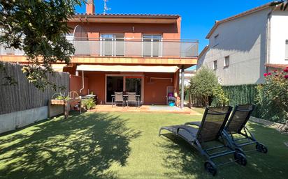 Garden of Single-family semi-detached for sale in Llinars del Vallès  with Air Conditioner, Heating and Private garden