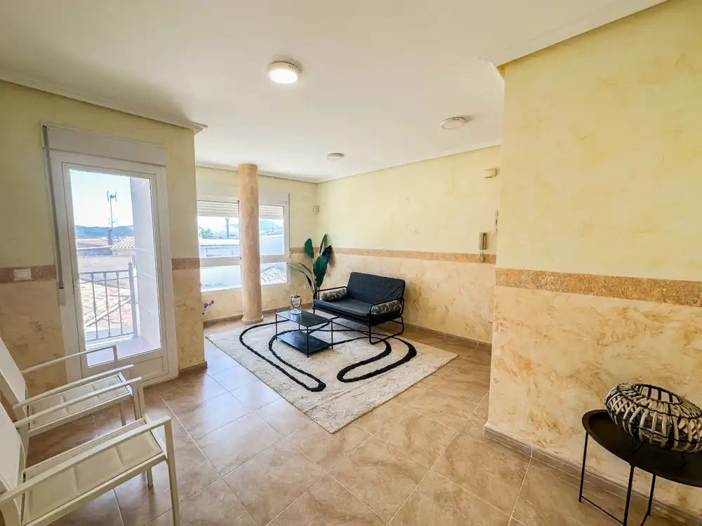 Flat for sale in Ctra. Algueña