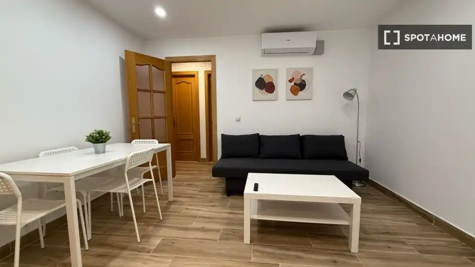 Room in Casco Histórico de Barajas