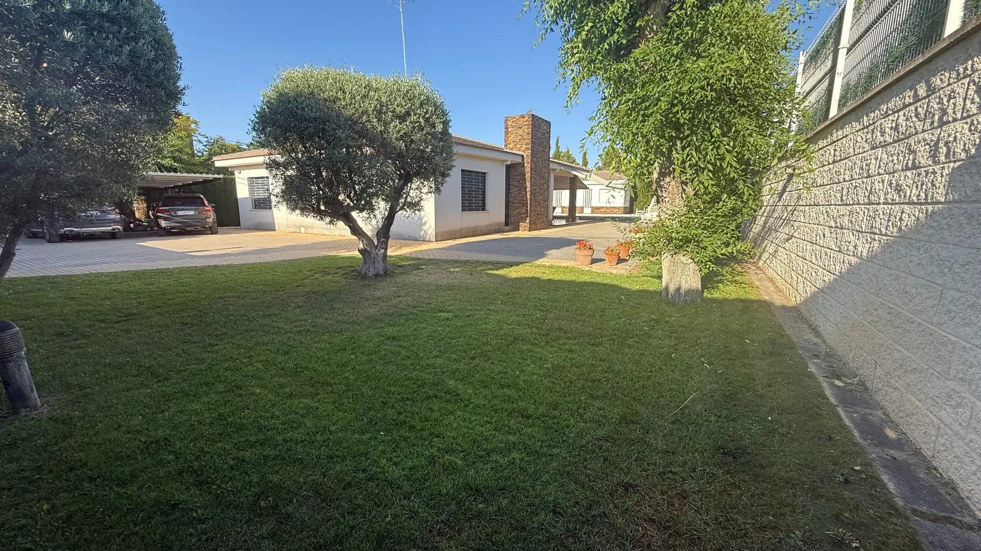 Außenansicht von Haus oder Chalet zum Verkauf in Albacete mit Klimaanlage, Heizung und Privatgarten