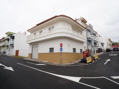 Vista exterior de Casa o xalet en venda en La Guancha amb Terrassa i Jacuzzi