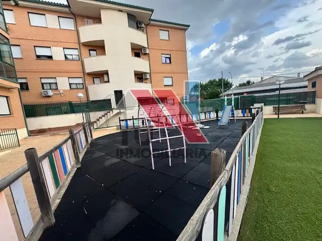 Aparcament de Pis en venda en Fuensalida amb Balcó i Piscina comunitària