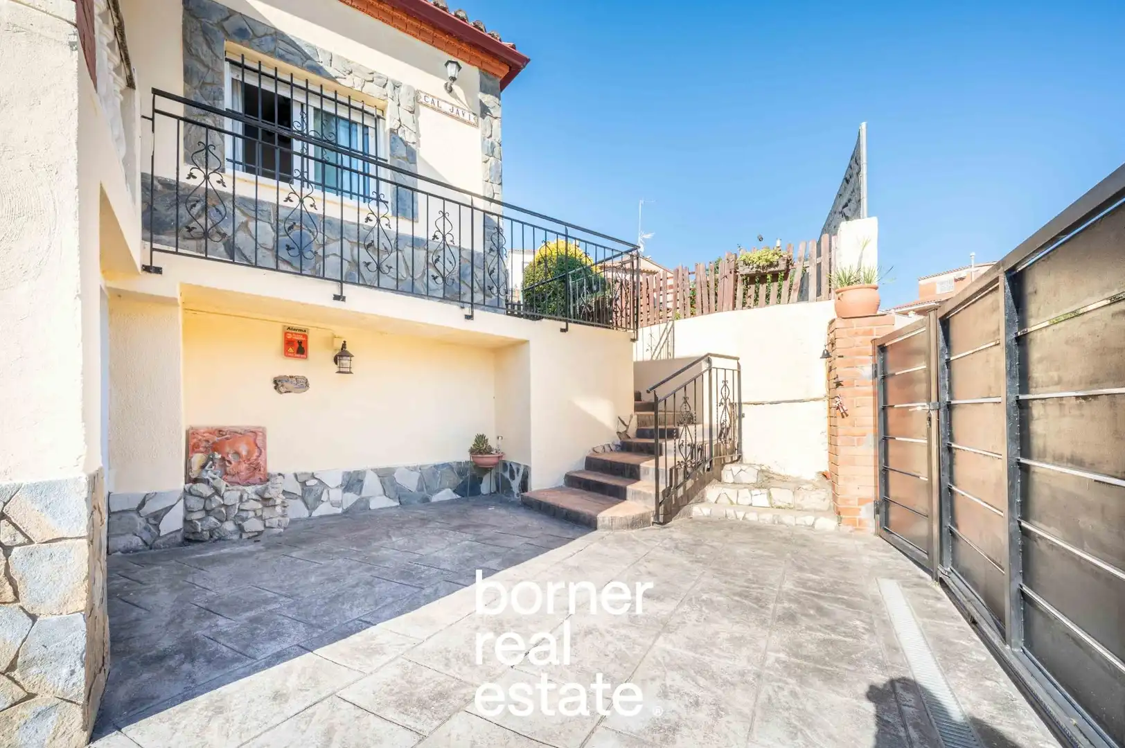 Exterior view of Houses for sale in Sant Muç