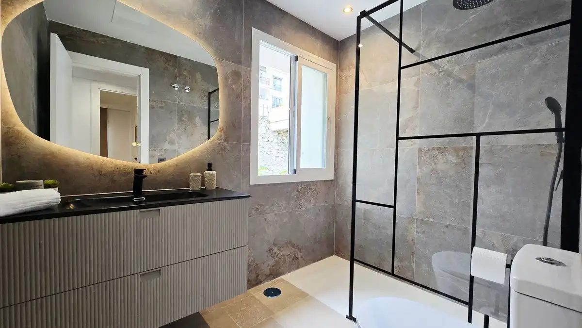 Bany de Apartament en venda en Benahavís amb Aire condicionat, Terrassa i Piscina comunitària