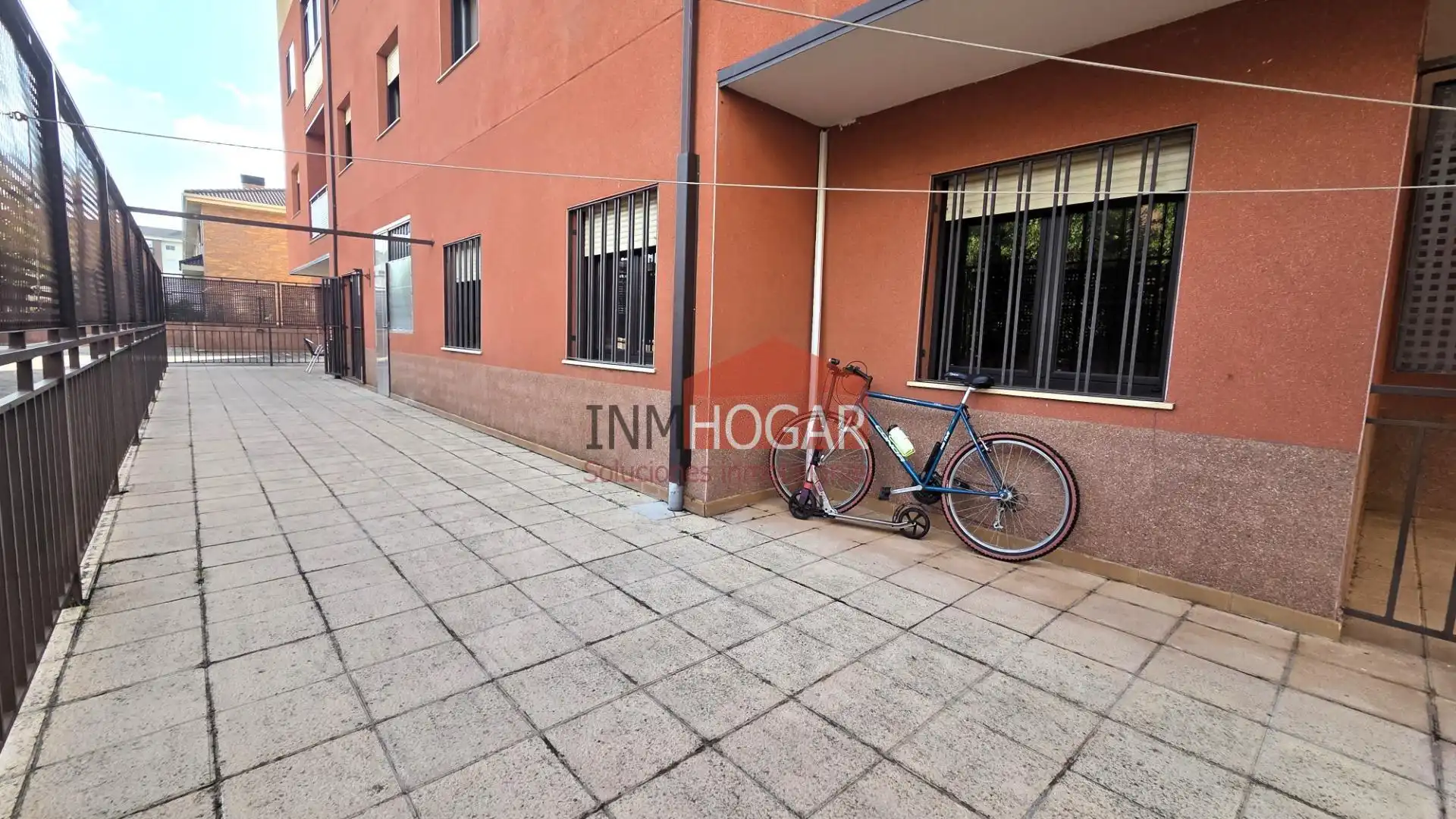Vista exterior de Piso en venta en Sónsoles
