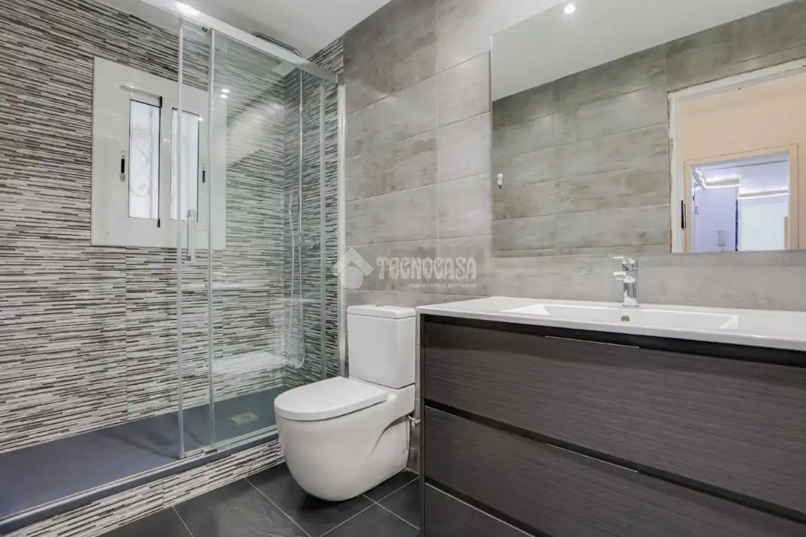 Baño de Piso en venta en Barcelona con Aire acondicionado, Parquet y Balcón