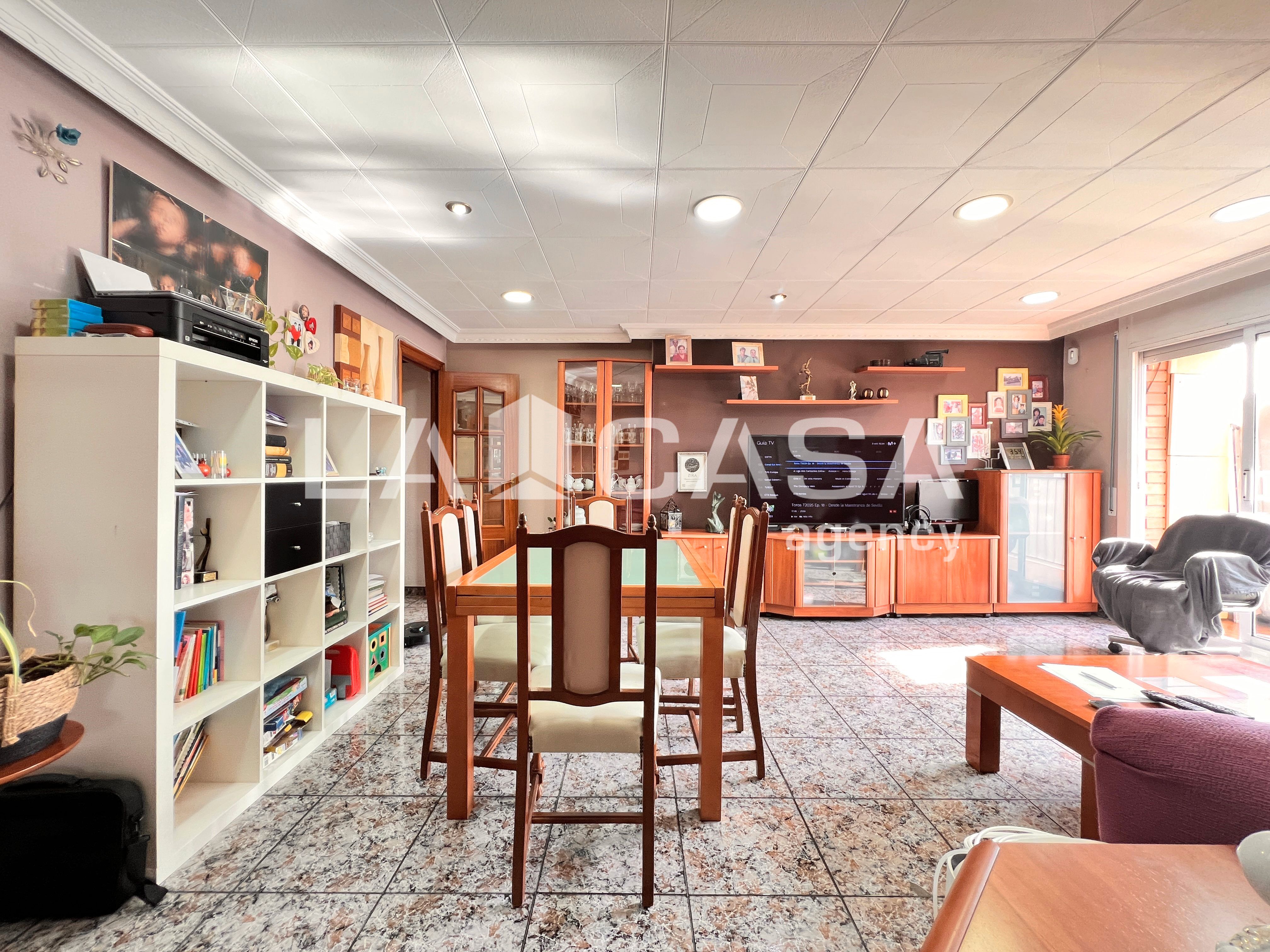 Piso en venta en Badalona con Calefacción y Balcón