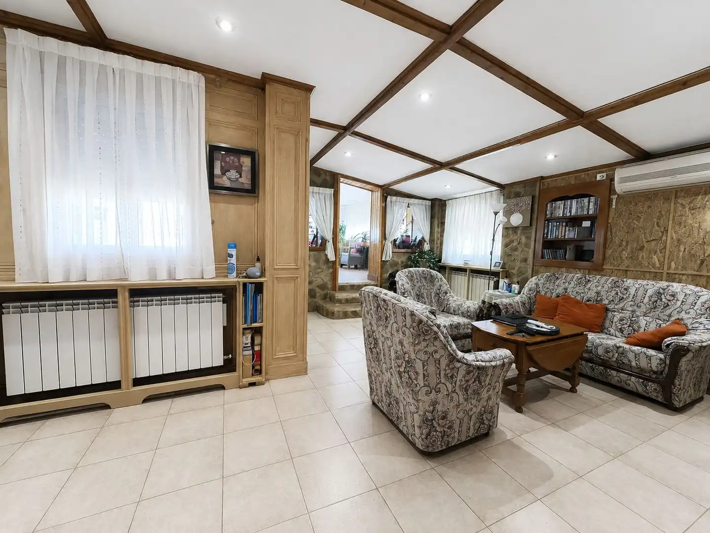 Sala de estar de Casa o chalet en venta en Casarrubios del Monte con Aire acondicionado, Calefacción y Jardín privado