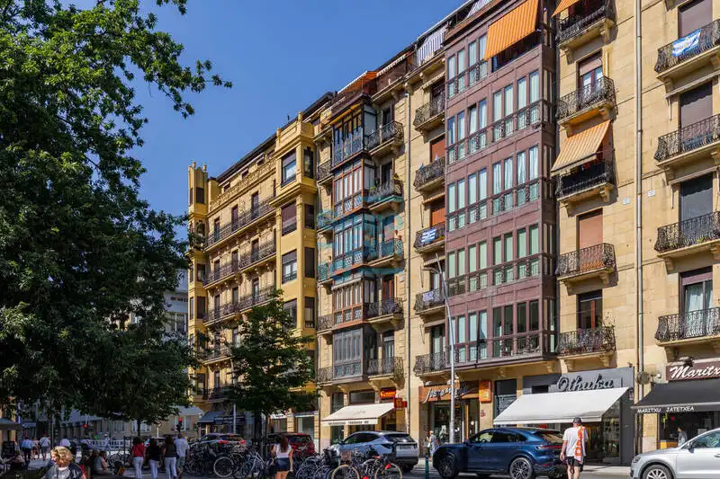 Vista exterior de Piso en venta en Donostia - San Sebastián  con Aire acondicionado, Calefacción y Balcón
