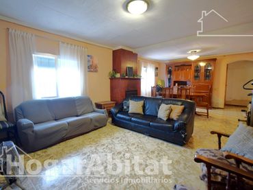 Detached house with pool for sale in Polígono Polígono 37