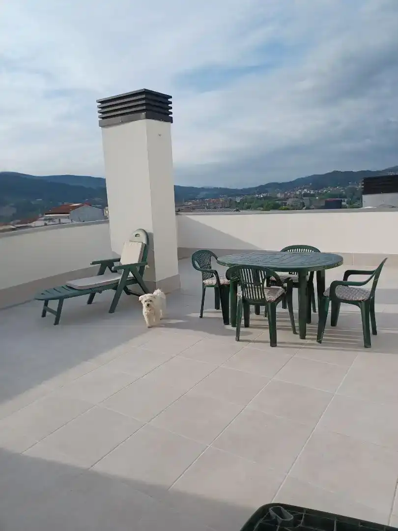Terrasse von Dachboden zur Miete in Pontevedra Capital  mit Parkett, Abstellraum und Möbliert