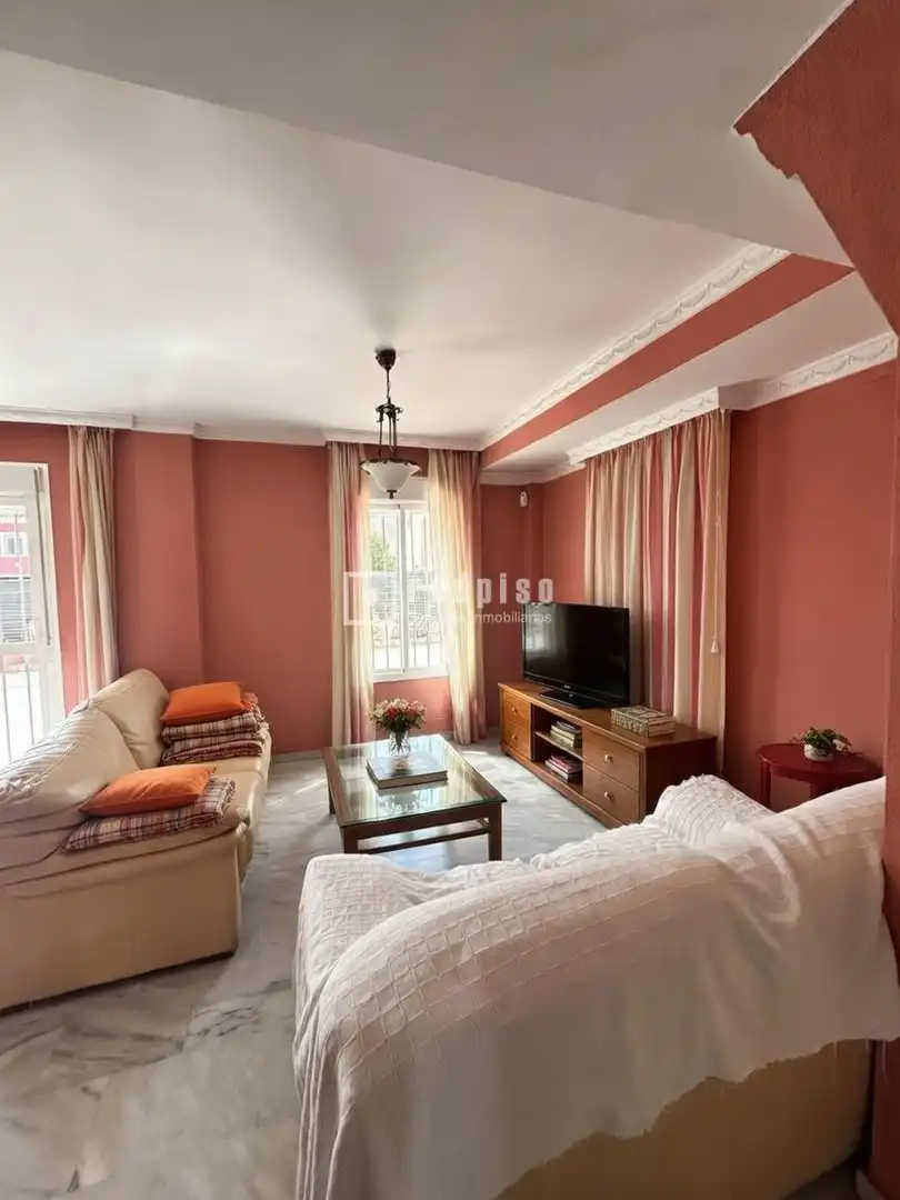 Living room of Houses for sale in Mairena del Aljarafe  with Air Conditioner and Terrace