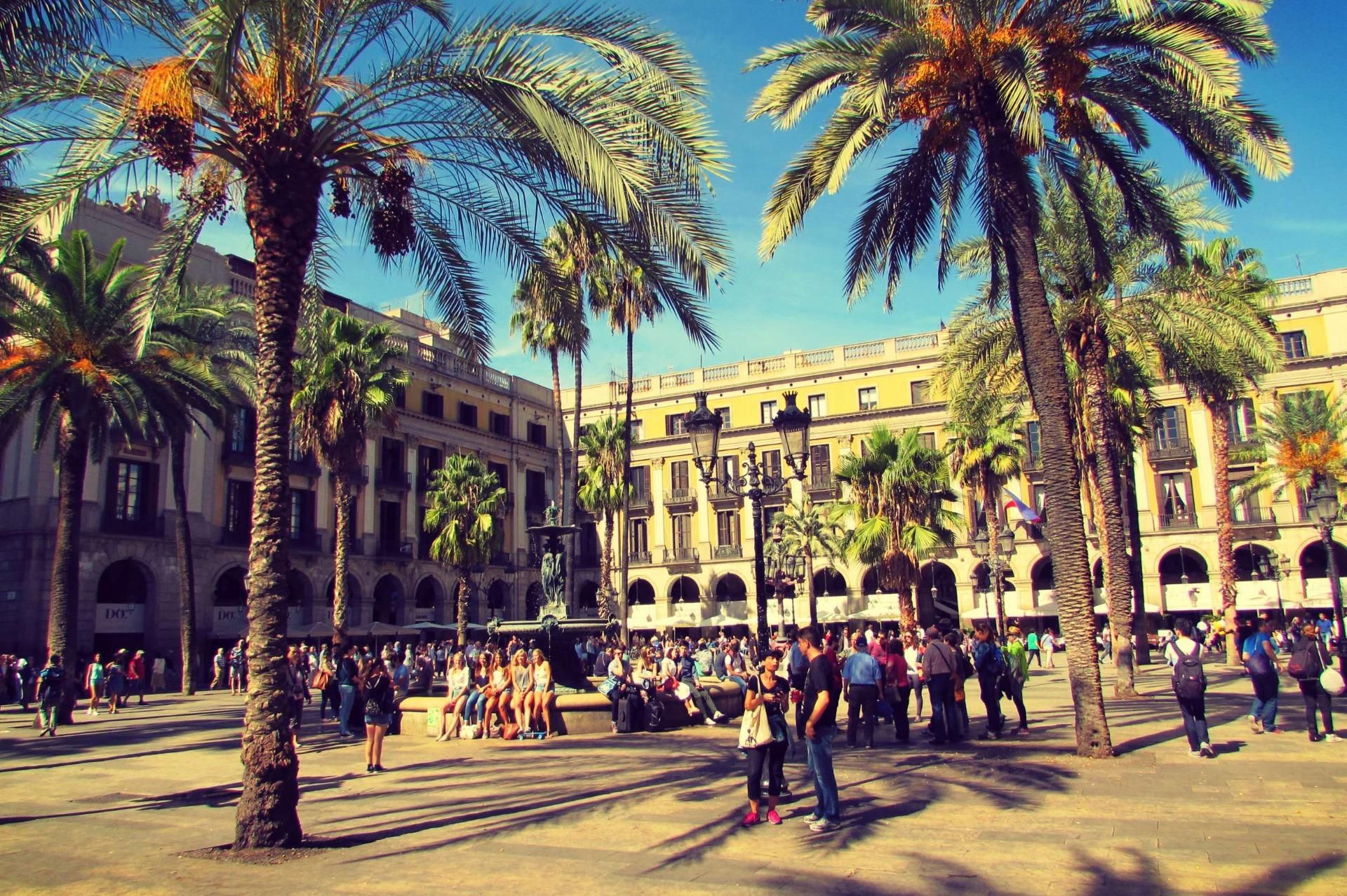 Exterior view of Building for sale in  Barcelona Capital
