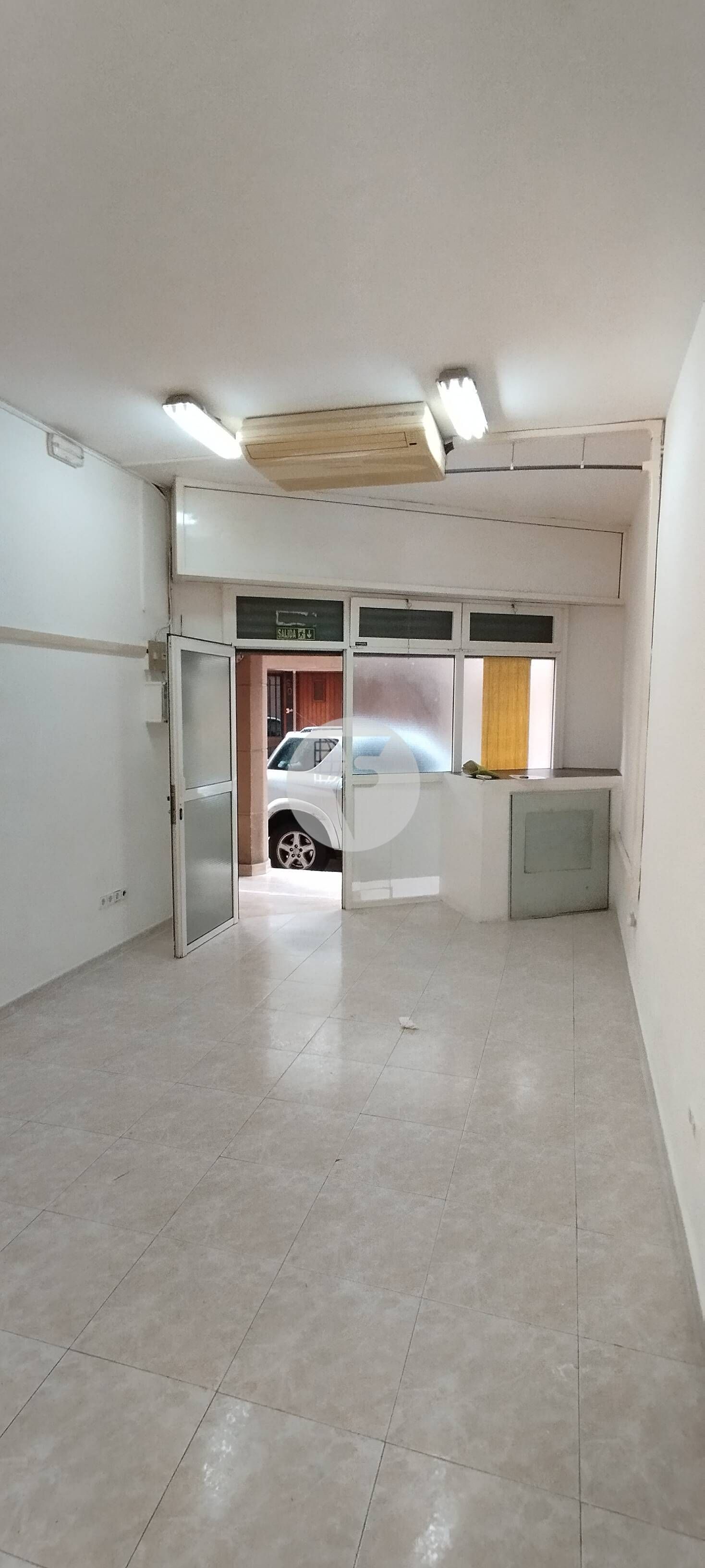 Local en venda en Terrassa amb Aire condicionat i Calefacció