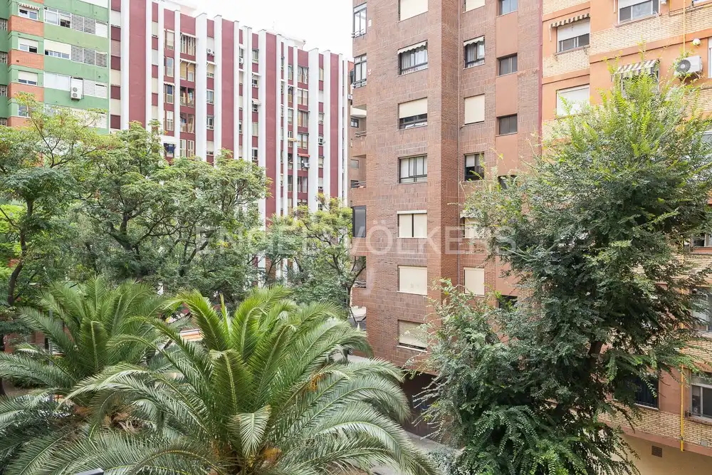 Exterior view of Flat for rent in  Valencia Capital  with Air Conditioner, Heating and Terrace