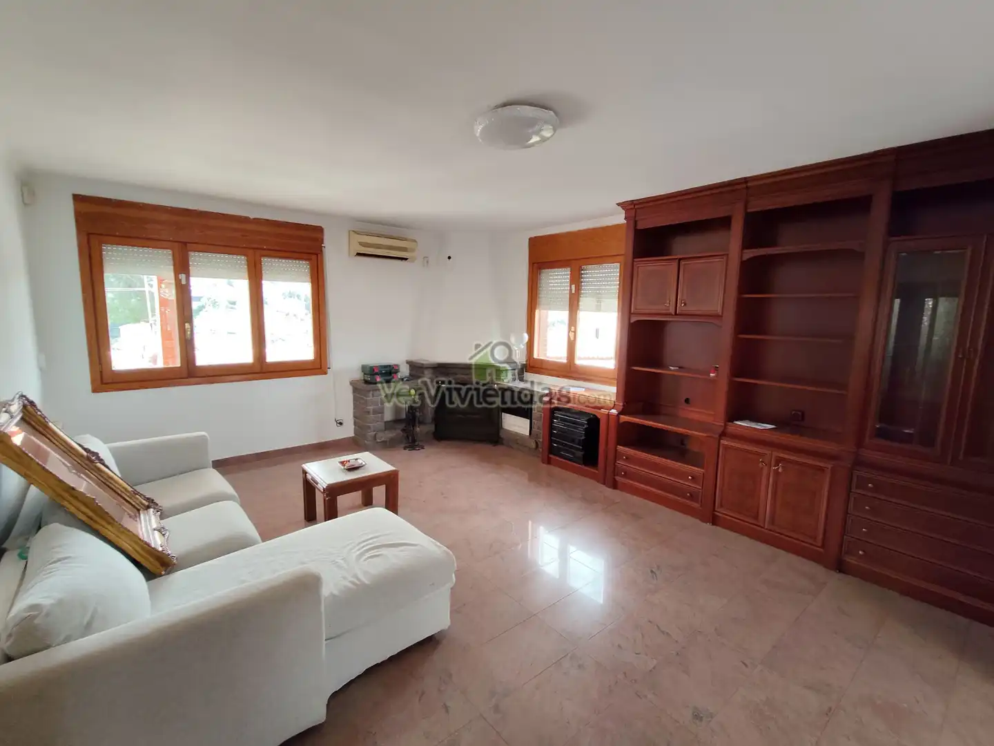 Sala d'estar de Casa o xalet en venda en Cerdanyola del Vallès amb Calefacció, Jardí privat i Parquet