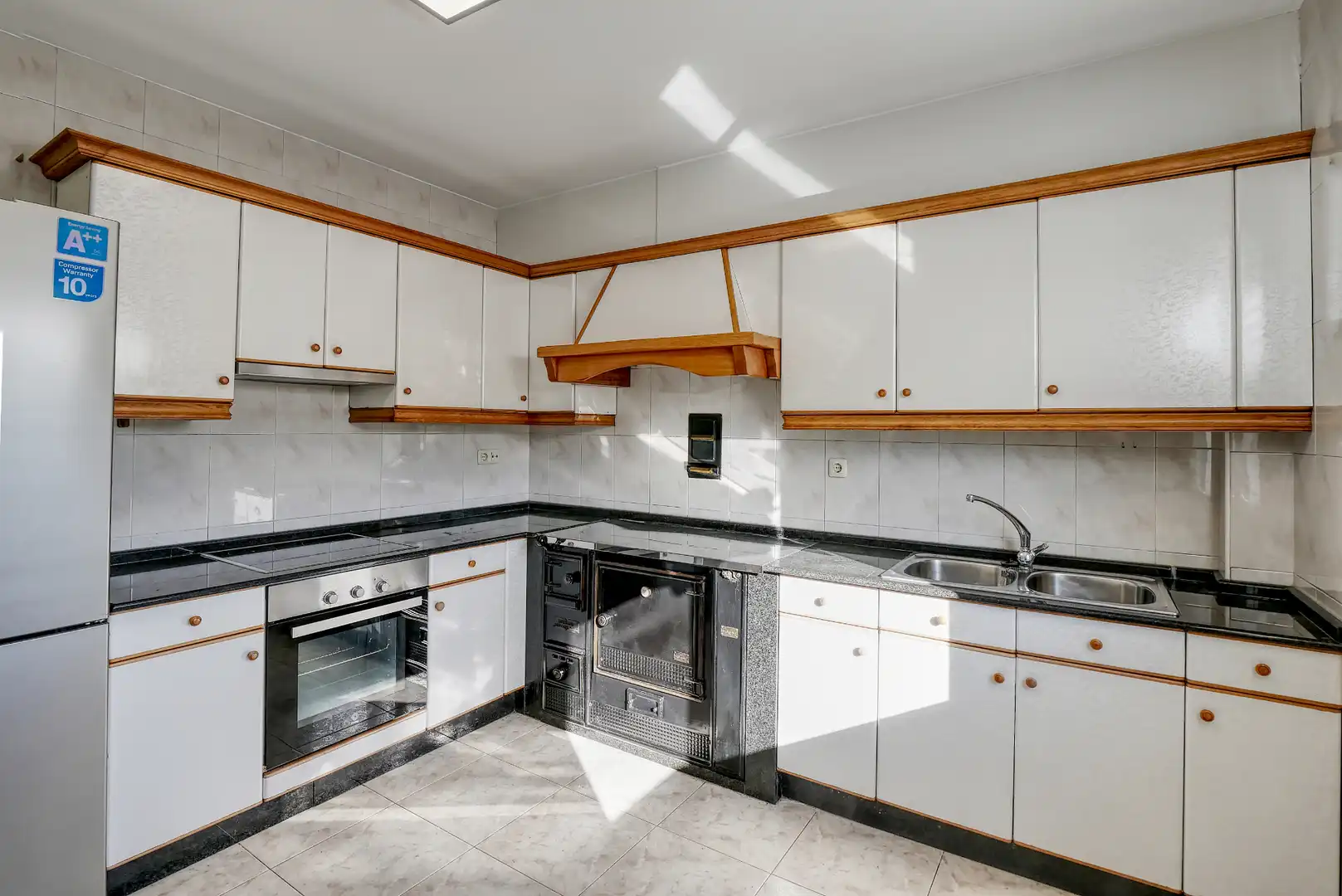 Kitchen of Houses for sale in Cerceda  with Private garden and Oven