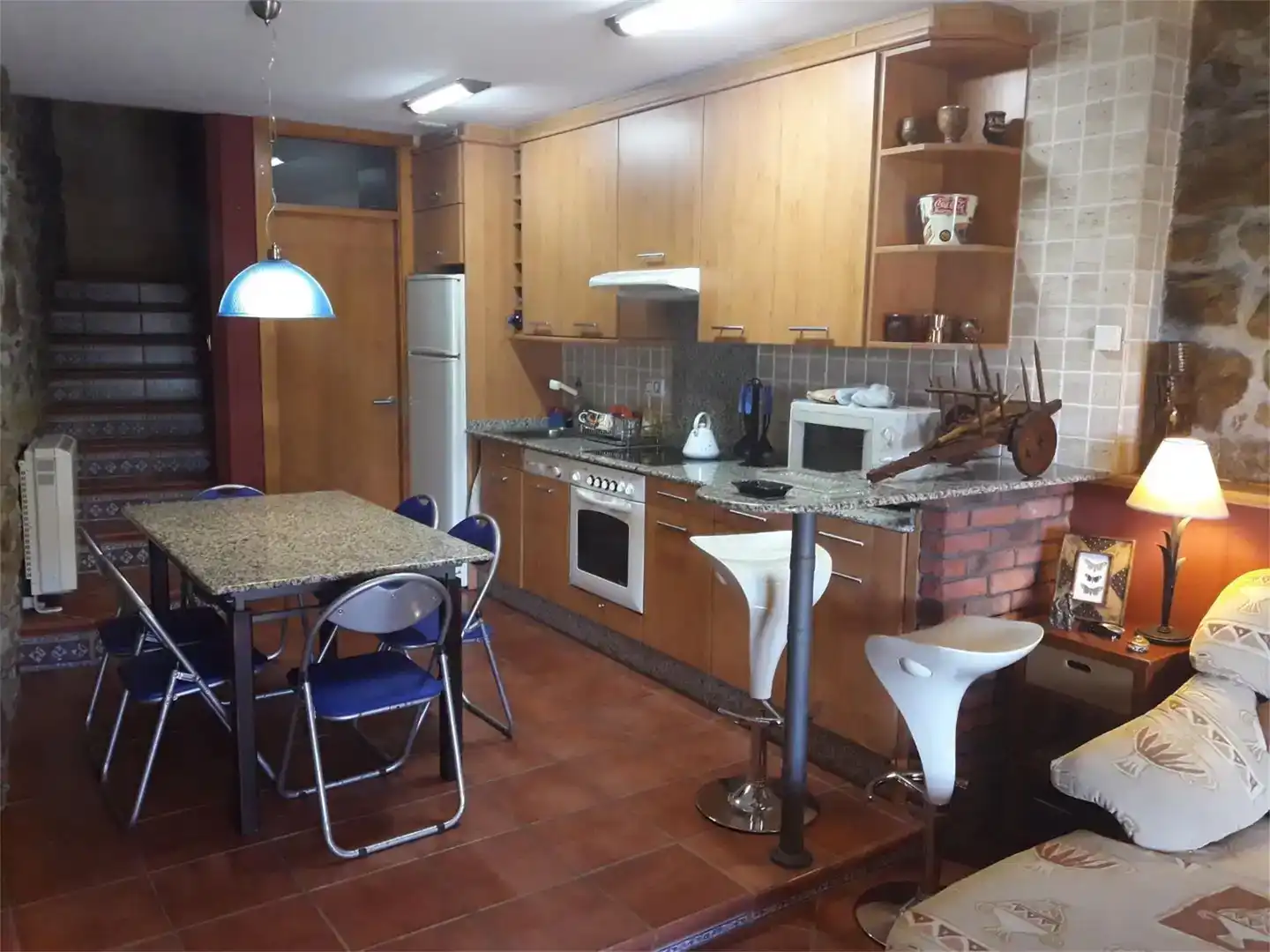 Cuina de Casa adosada en venda en Ribadavia amb Balcó