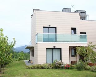 Vista exterior de Casa o xalet de lloguer en Donostia - San Sebastián  amb Terrassa