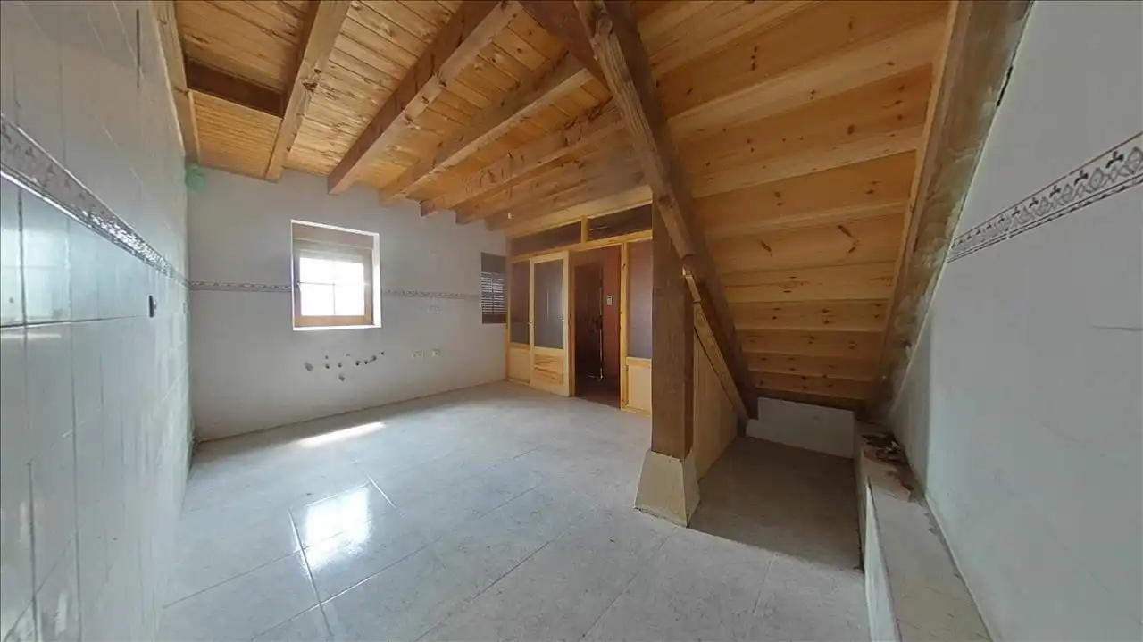 Casa o chalet en venta en Salinas de Pisuerga con Jardín privado, Parquet y Trastero