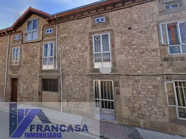 Vista exterior de Piso en venta en Campoo de Enmedio