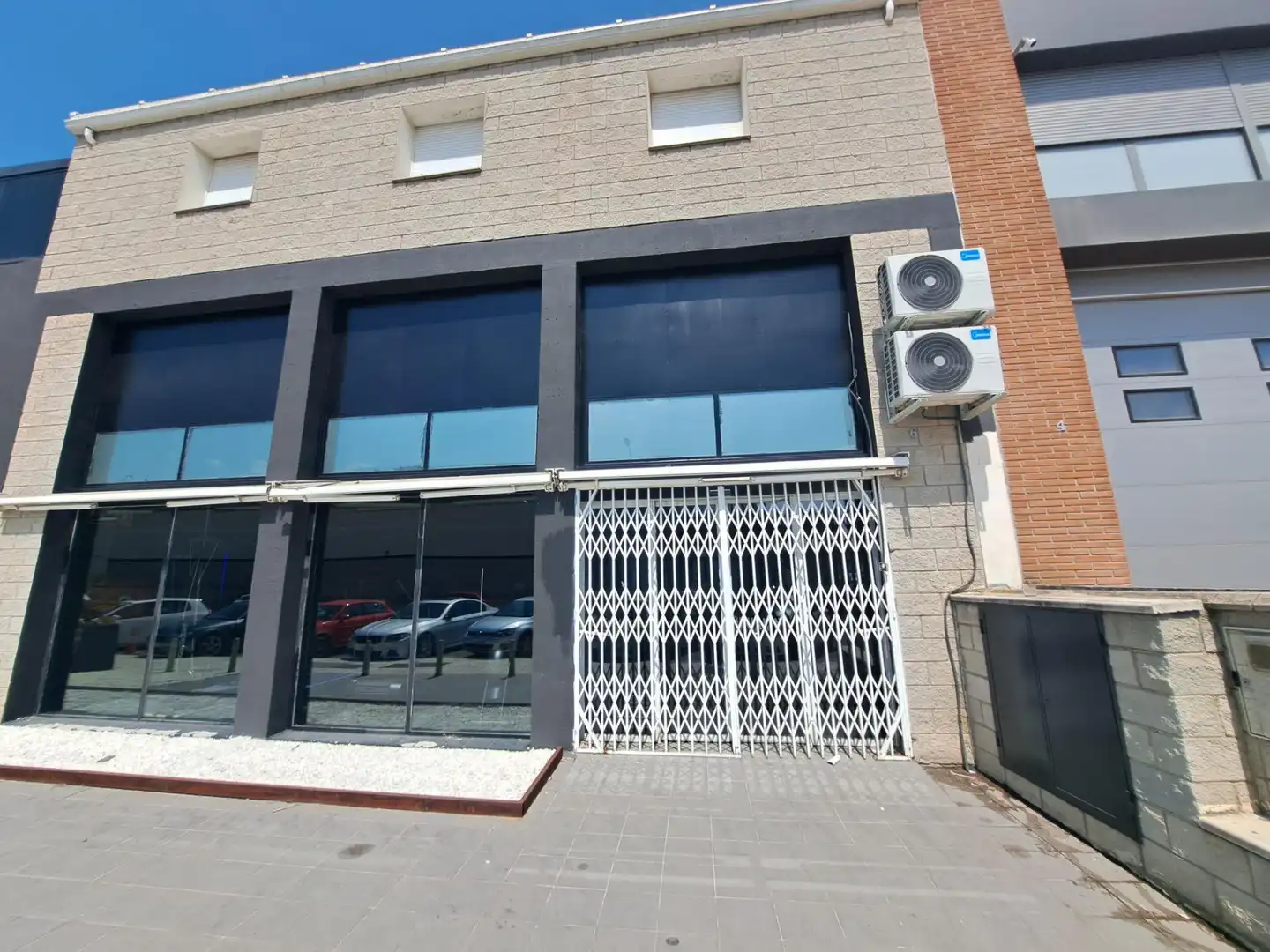 Vista exterior de Casa o xalet en venda en Golmés amb Terrassa i Moblat