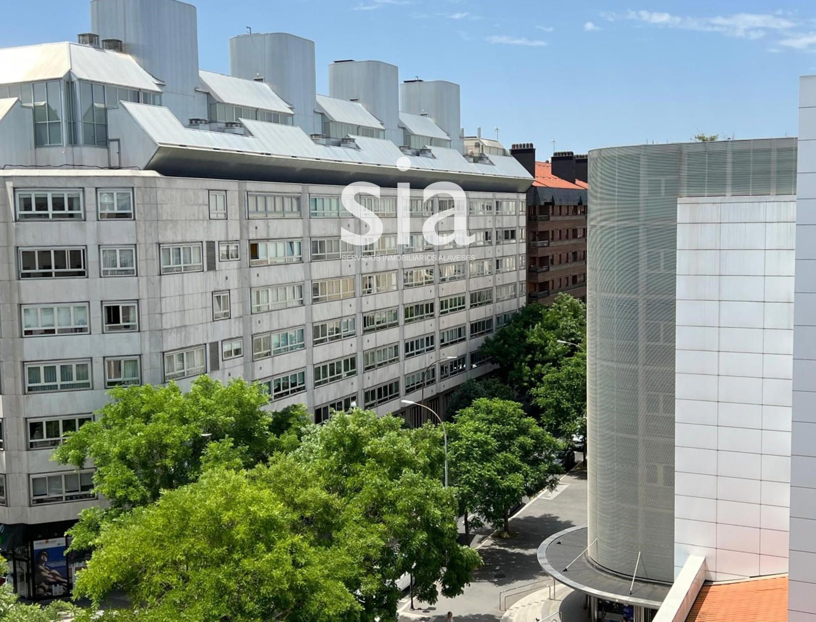 Vista exterior de Pis en venda en Vitoria - Gasteiz amb Calefacció