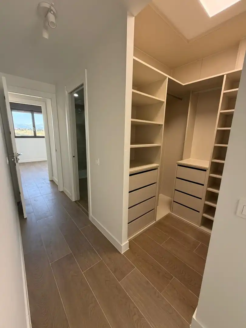 Wohnung zur Miete in Tres Cantos mit Heizung, Terrasse und Balkon