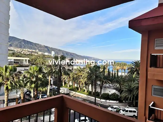 Vista exterior de Estudio en venta en Puerto de la Cruz con Terraza, Amueblado y Piscina comunitaria