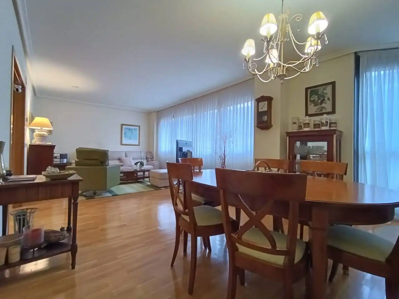 Esszimmer von Wohnung zum Verkauf in Burgos mit Heizung, Parkett und Terrasse