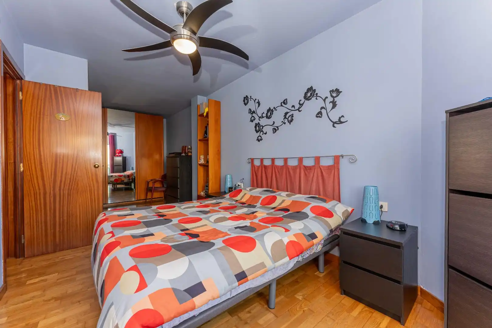 Schlafzimmer von Wohnung zum Verkauf in Gavà mit Klimaanlage, Heizung und Parkett
