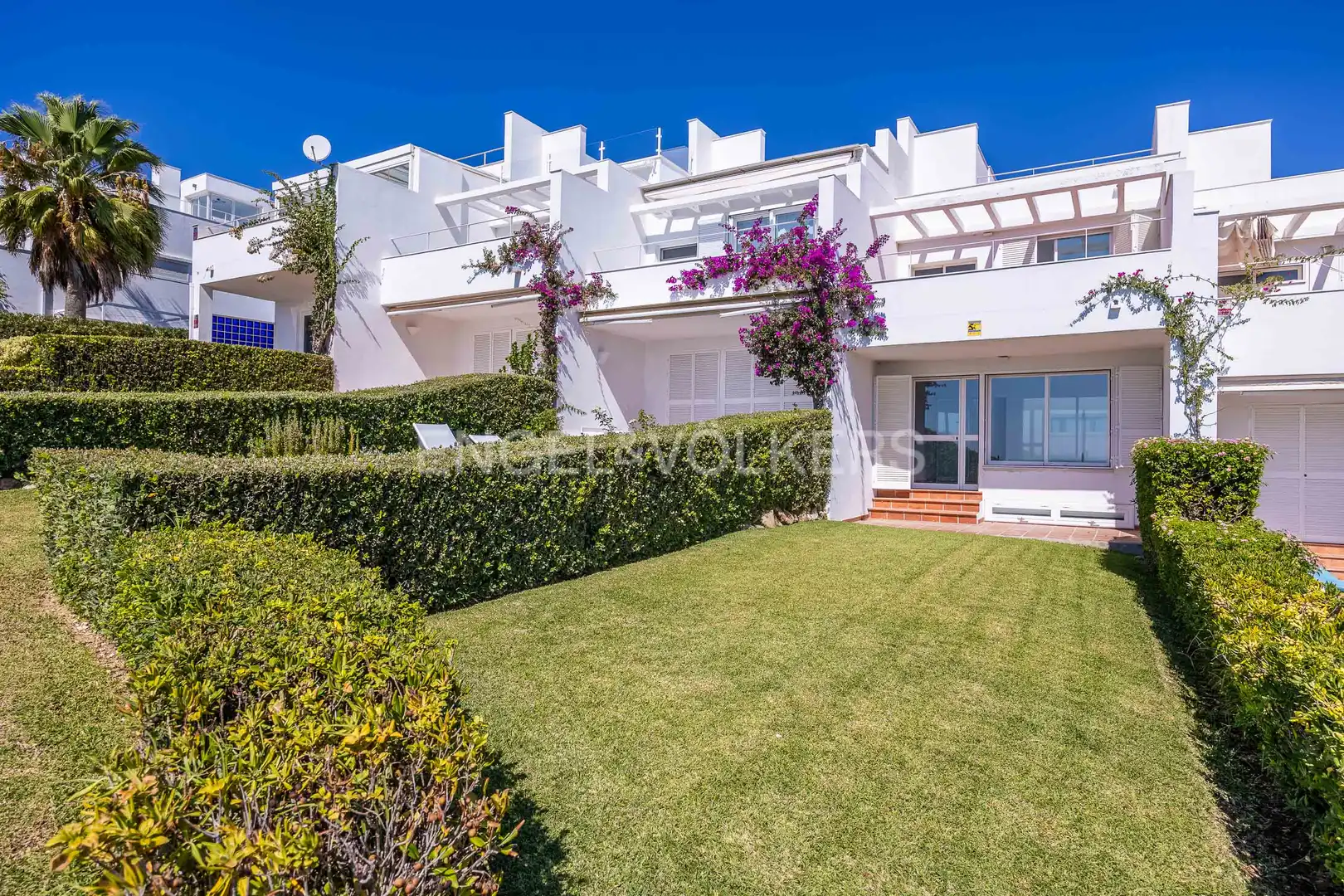 Vista exterior de Casa o xalet de lloguer en Conil de la Frontera amb Calefacció, Jardí privat i Terrassa