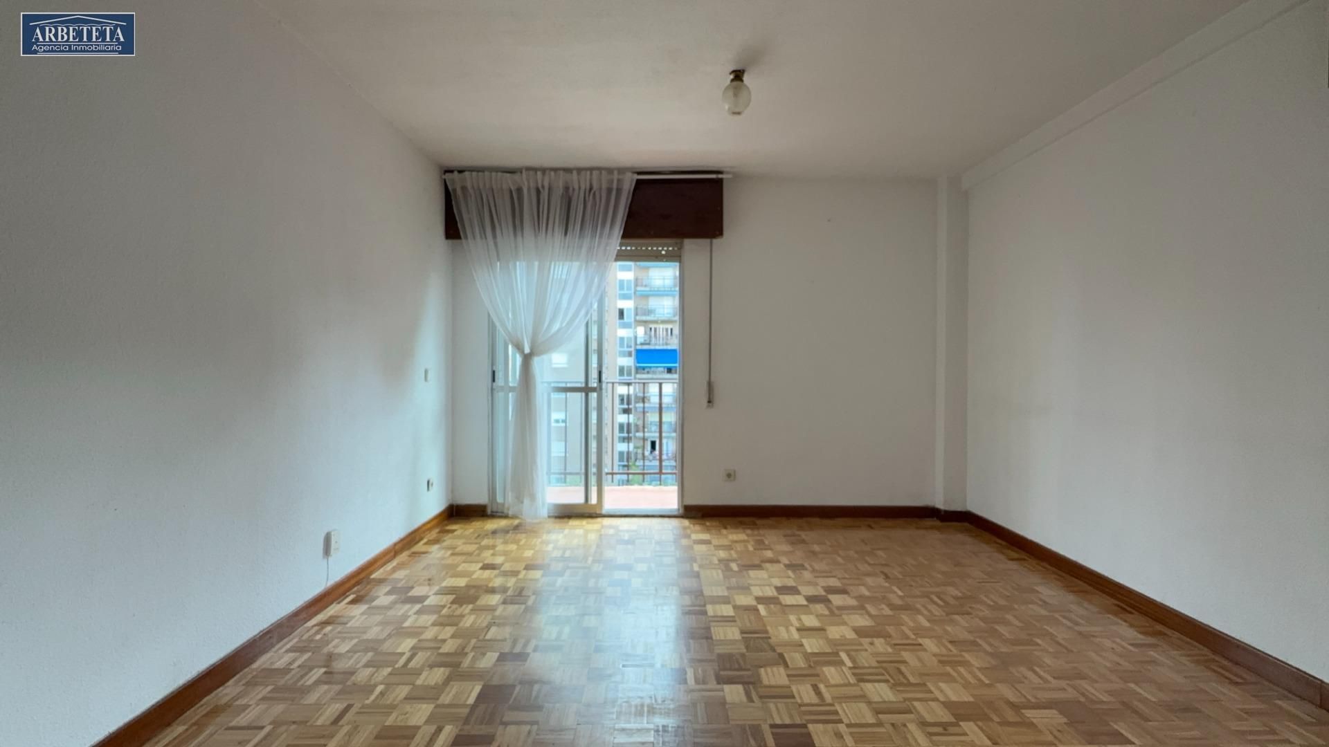 Sala d'estar de Pis en venda en Guadalajara Capital amb Calefacció, Jardí privat i Terrassa