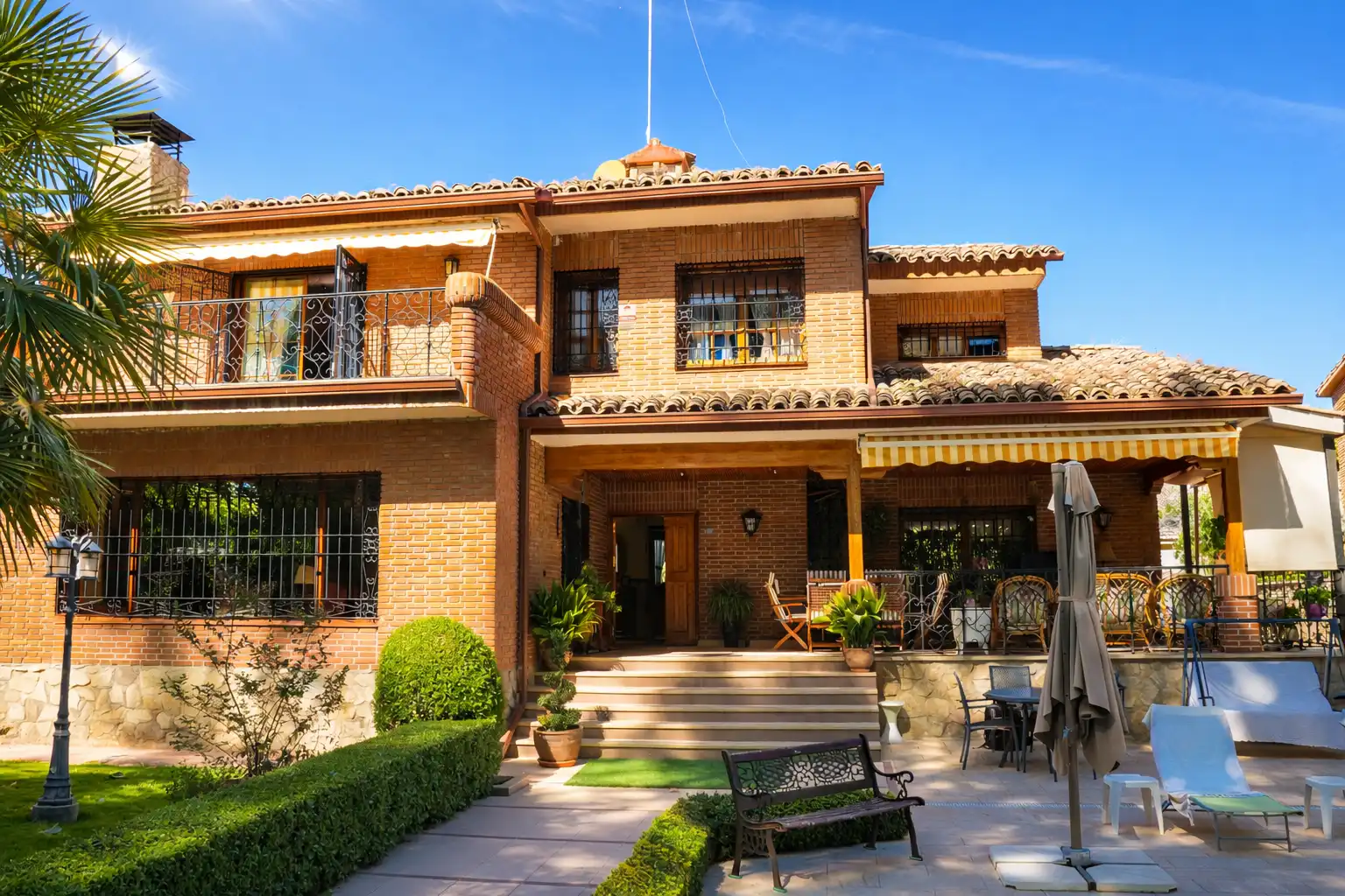 Vista exterior de Casa o chalet en venta en Aranjuez con Aire acondicionado, Calefacción y Jardín privado