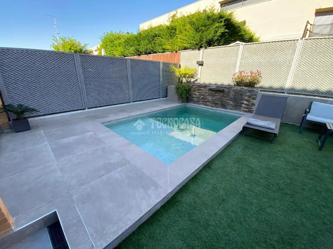 Piscina de Casa adosada en venta en Cuarte de Huerva con Aire acondicionado y Calefacción