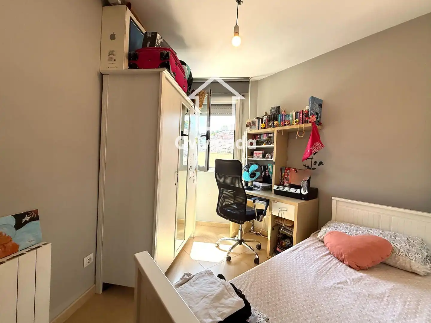 Dormitori de Pis en venda en Montcada i Reixac amb Terrassa i Balcó