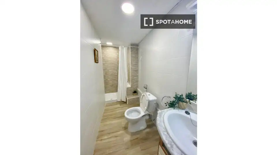 Bathroom of Flat for share in Murcia  with Air Conditioner, Terrace and Furnished