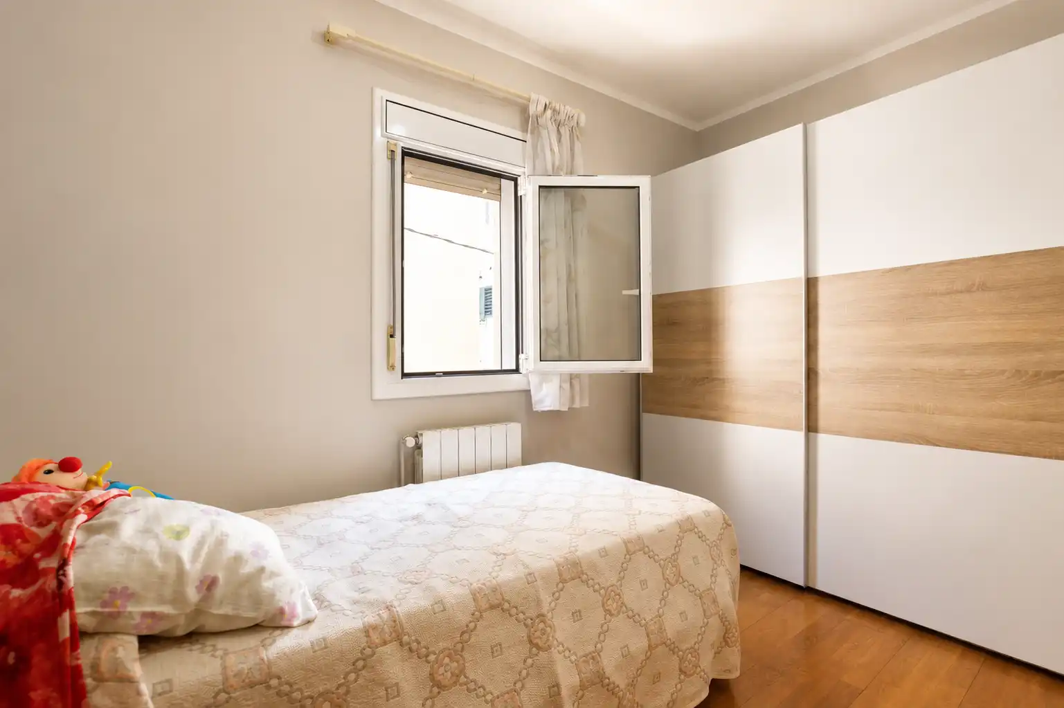 Habitación de Ático en venta en Santa Coloma de Gramenet con Aire acondicionado, Calefacción y Terraza