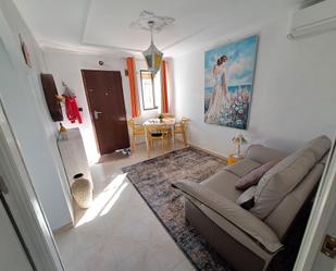 Sala d'estar de Apartament en venda en Fuengirola amb Aire condicionat, Calefacció i Moblat